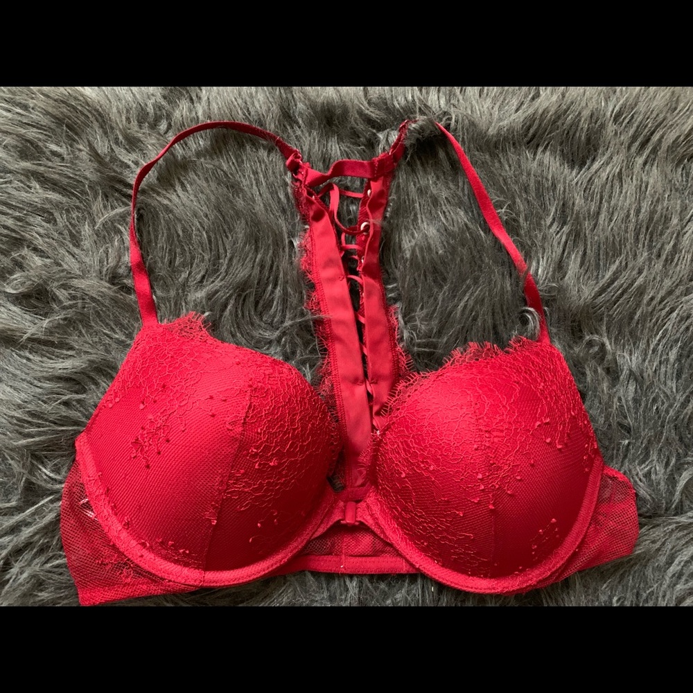 Red VS Bra NEW WITHOUT TAGS